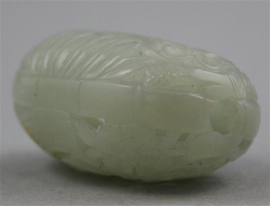 A Chinese pale celadon jade pendant, 5cm